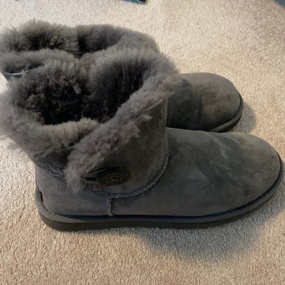Never Worn Grey Uggs